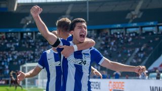 Hertha-Spieler Ibrahim Maza bejubel das Tor zum 1:0 gegen Regensburg