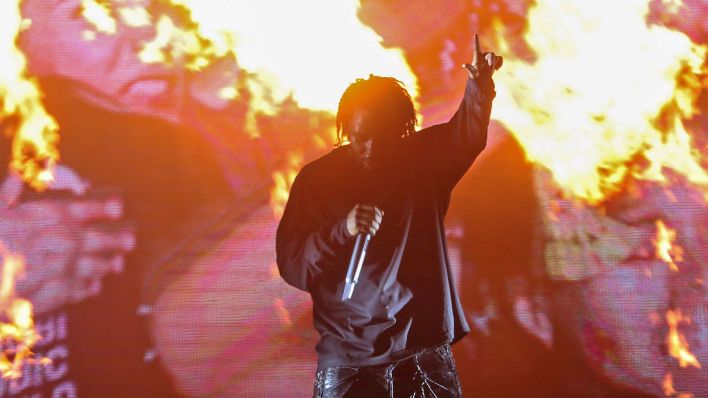 Archivbild: Kendrick Lamar performt bei einem Konzert. (Quelle:imago/A.Valdès)