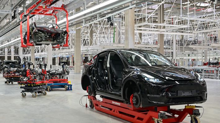 Nach Rekordgewinnen 2022: Tesla will Produktion steigern - auch in