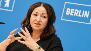 Archivbild: Gesundheitssenatorin Dilek Kalayci (SPD) spricht auf der Pressekonferenz nach der Sitzung des Berliner Senats im Rotes Rathaus. (Quelle: dpa/Annette Riedl)