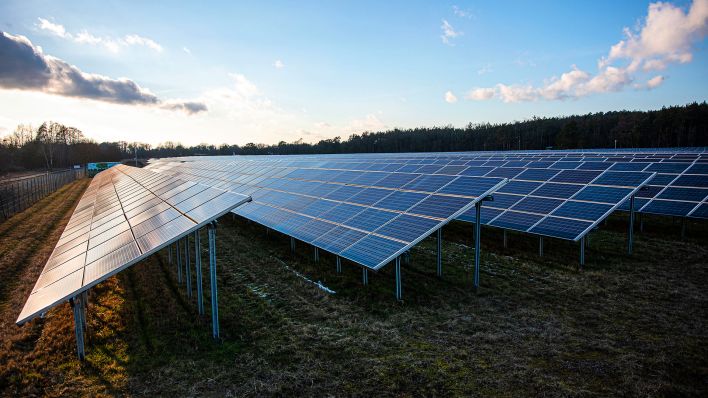Energiewende in Brandenburg: Beschleunigter Solarausbau stößt auf  Widerstand