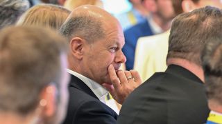 Bundeskanzler Olaf Scholz (SPD) nimmt am Ostdeutschen Wirtschaftsforum (OWF) in Bad Saarow teil. (Quelle: dpa/Patrick Pleul)