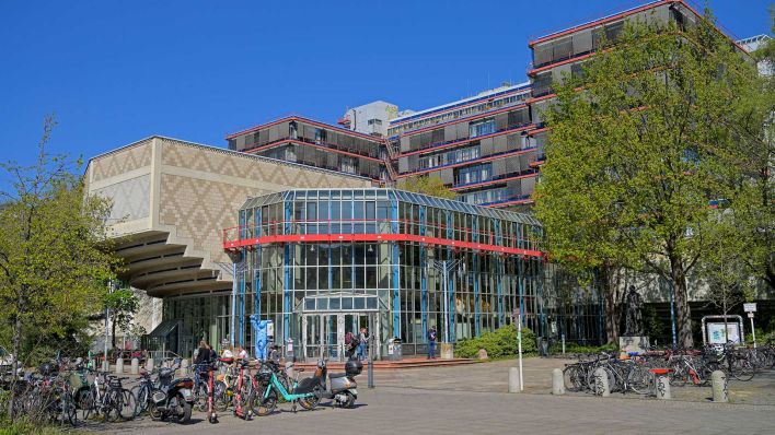 Symbolbild: Mathematikgebäude der TU Berlin an der Straße des 17.Juni.(Quelle:imago images/Schöning)