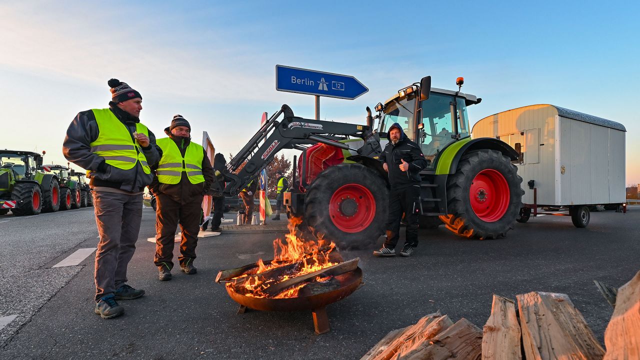 Straßenblockaden In Der Region: Die Proteste In Bildern | Rbb24