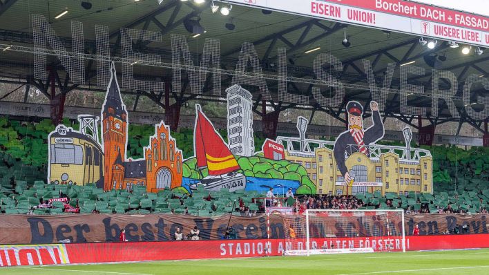 Choreo der Fans von Union Berlin vor dem Heimspiel gegen Werder Bremen (Quelle: IMAGO / Matthias Koch)