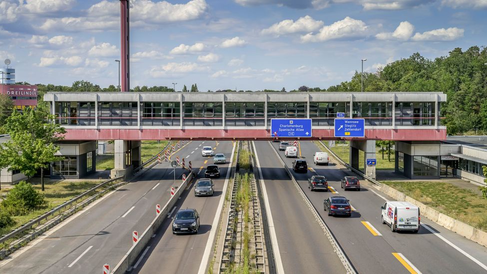 Autobahn A 115, ehemalige Raststätte, Dreilinden, Zehlendorf, Berlin, aufgenommen am 17.07.2023. (Quelle: dpa/Schoening)