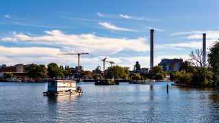 Archivbild: Rummelsburger Bucht mit Blick auf das Kraftwerk Klingenberg, Berlin-Lichtenberg. (Quelle: dpa/chromorange)