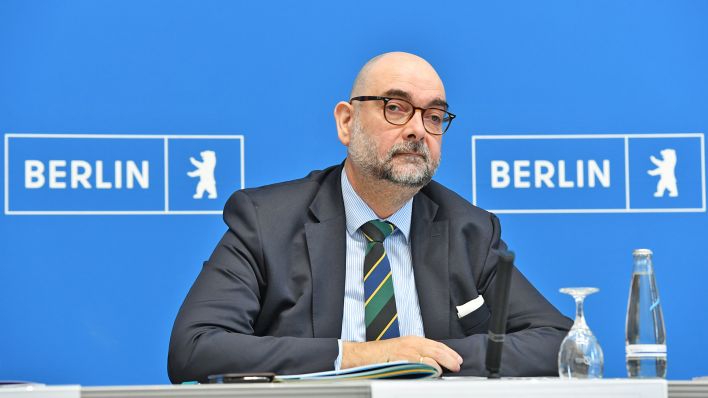 Michael Fischer, Leiter vom Berliner Verfassungsschutz, nimmt an einer Pressekonferenz zur Vorstellung des neuen Berliner Verfassungsschutzberichts teil am 16.07.2024. (Quelle: picture alliance/dpa/Paul Zinken)