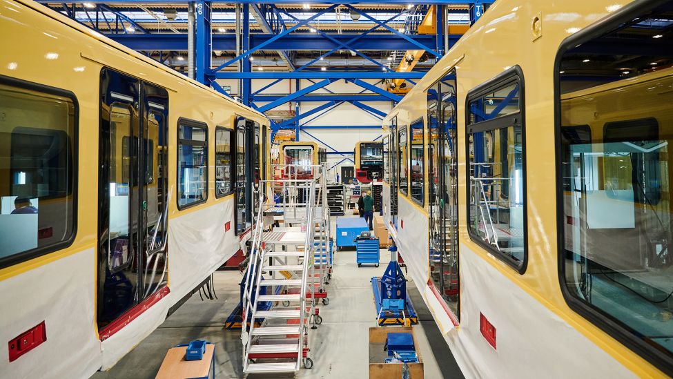 Die neue S-Bahn-Baureihe für Berlin 483 / 484 steht zur Fertigung im Stadler-Werk Berlin.