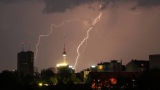 Gewitter i8m Berliner Nachthimmel vom 30.06.2012 (Bild: imago images/Thomas Becker)