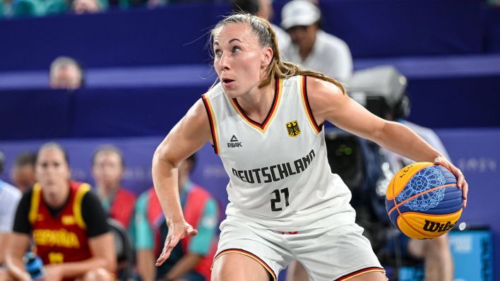 Svenja Brunckhorst beim Dribbling (imago images/Goal Sports)