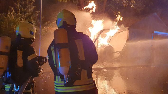 Brennender oberirdischer Flüssiggastank in Groß Glienicke (Quelle: Feuerwehr Potsdam)