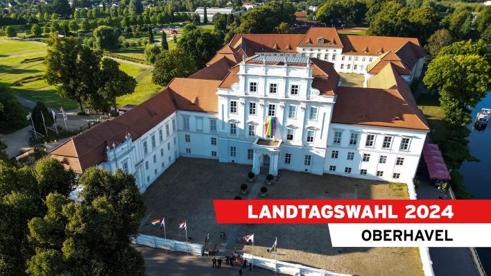 Symbolbild: Schlossplatz vor dem Schloss Oranienburg. (Quelle: dpa/Britta Pedersen)