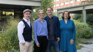 Archivbild: Thomas Keller (l-r), Jutta Brinkschulte, Winfried Tobias und Natalie Driemeyer übernehmen die Leitung des Berliner Grips Theaters. (Quelle: dpa/Baltzer)