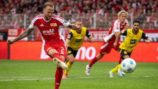 Kevin Vogt von Union Berlin schießt einen Elfmeter (IMAGO / Gonzales Photo)