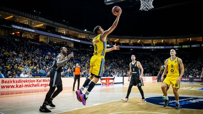 Matteo Spagnolo (Alba Berlin) beim Korbleger [Quelle: IMAGO / camera4+]