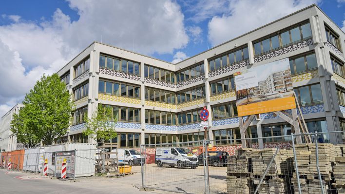 Symbolbild: Neubau Grundschule, Nostizstraße, Friedrichshain-Kreuzberg in Berlin am 18.04.2024. (Quelle: IMAGO/Schoening)