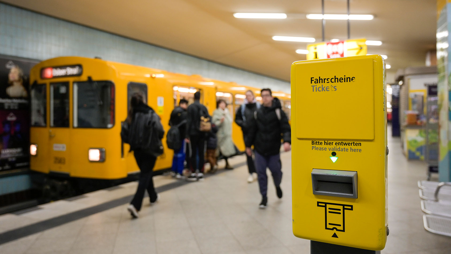 Symbolbild: Ticket Entwerter, U-Bahnhof Turmstraße, Berlin Moabit. (Quelle: dpa/Schoening)