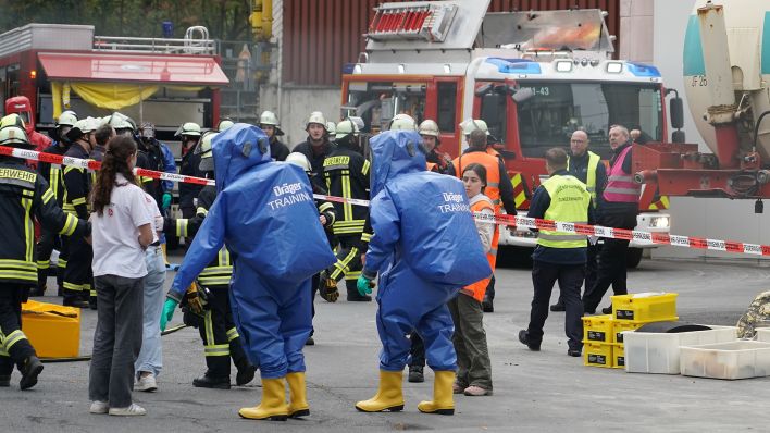 Archivbild: ABC Training bei der Katastrophenschutzübung zum Erkunden und Dekontaminieren. (Quelle: dpa/Schueler)