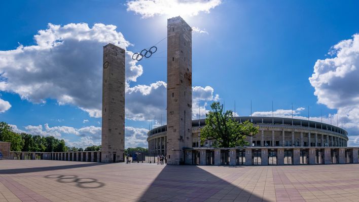 Archivbild: Olympiastadion Berlin von außen. (Quelle: dpa/Fell)