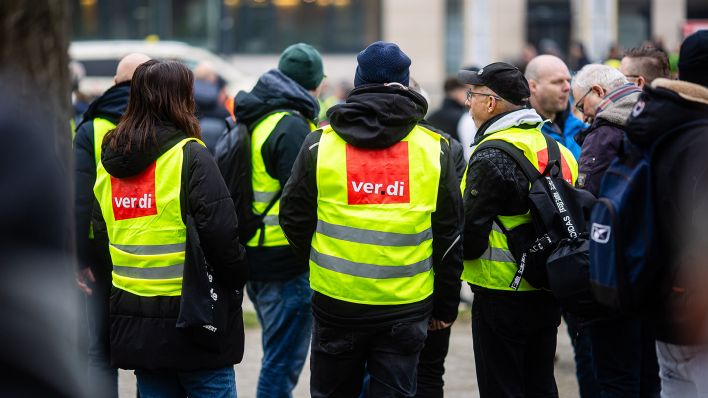 Archivbild: Eine Kundgebung während des Streik der BVG (Quelle: dpa/Rainer Keuenhof)