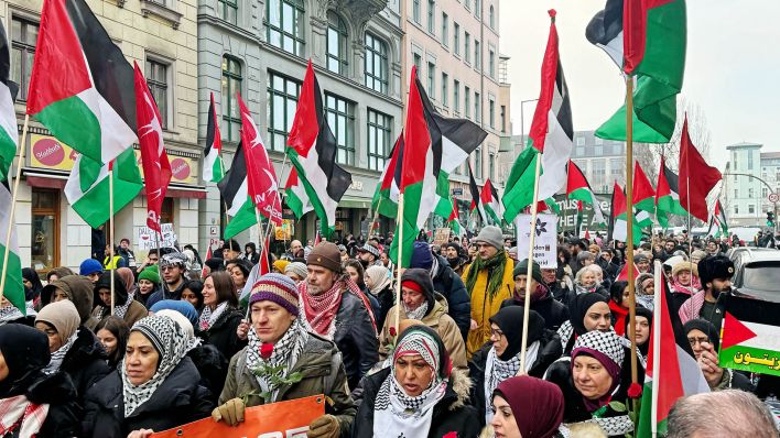 Mehrere Menschen bei propalästinensischer Demo vorübergehend festgenommen