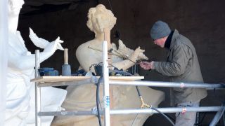 Sandsteinskulpturen fürs Humboldt-Forum im Berliner Schloss aus Gransee. (Quelle: rbb)